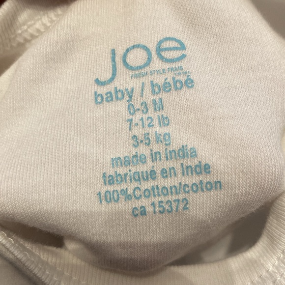 Boy’s Size 0-3 Months Bundle of 4 Blue & White Onesie- Minor signs of wear - Picture 5 of 5